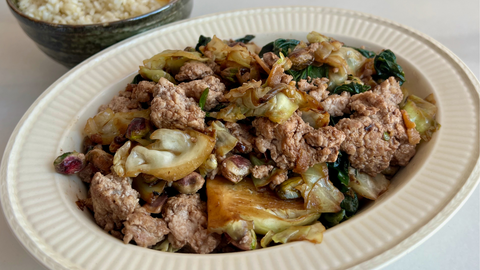 SALTEADO DE COL, ESPINACAS Y CARNE