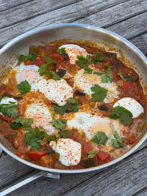 Pisto con especias y huevo