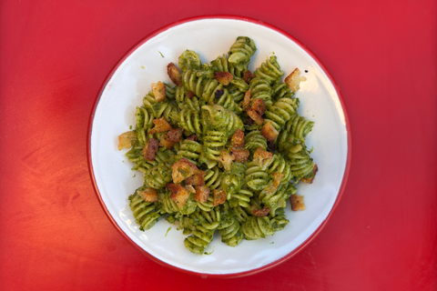 Pasta con pesto de kale