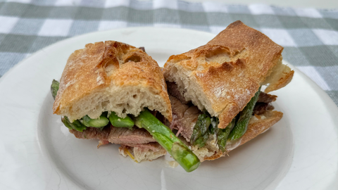 BOCADILLO DE TERNERA Y ESPÁRRAGOS TRIGUEROS