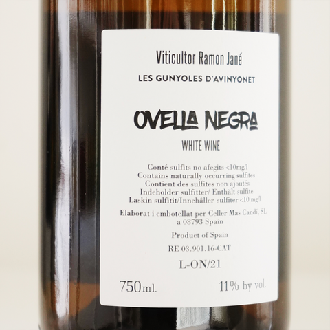 Detalle etiqueta vino ovella negra