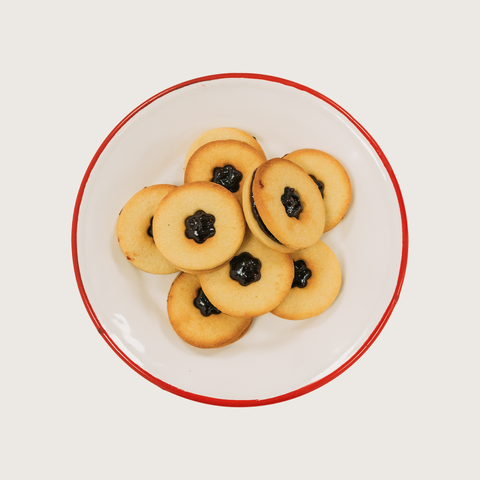 Galletas de mantequilla y mermelada