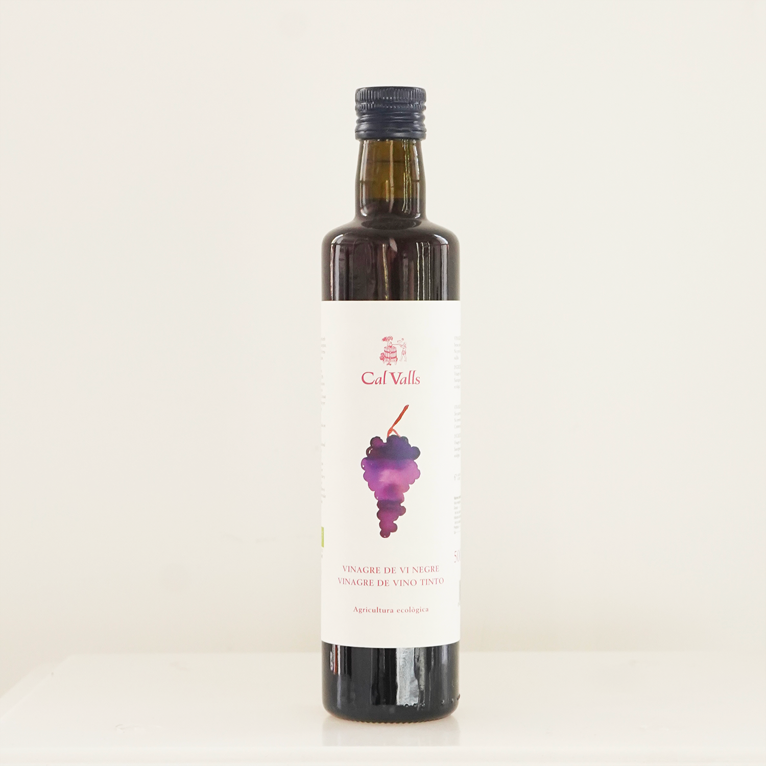 Botella de cristal vinagre de vino tinto ecológico